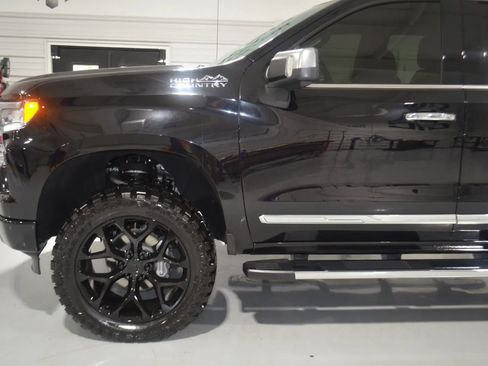 Used 2024 Chevrolet Silverado 1500 High Country image 5