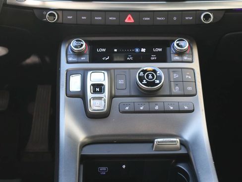 Used 2024 Hyundai Palisade Calligraphy AWD/4WD image 17