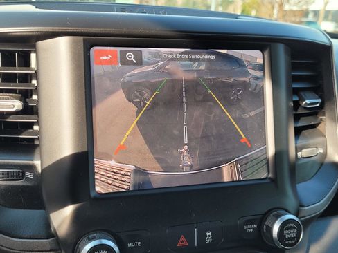 Used 2022 RAM 2500 Tradesman w/ Chrome Appearance Group image 13