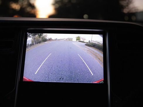 Used 2017 Tesla Model X 75D image 44