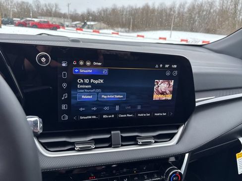 New 2026 Chevrolet Equinox LT w/ Convenience Package II FWD image 18