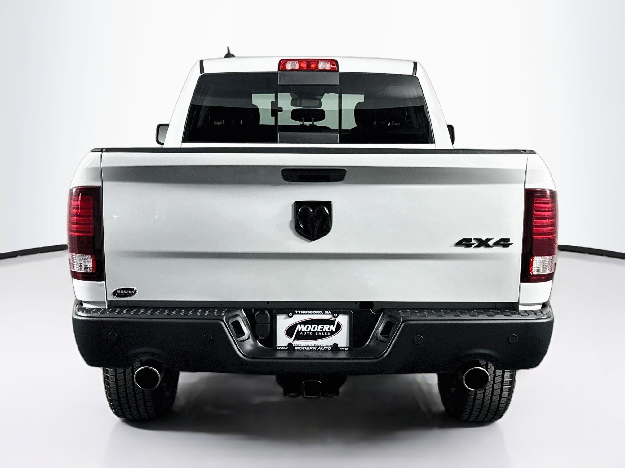 Used 2020 RAM 1500 Classic SLT AWD/4WD image 14