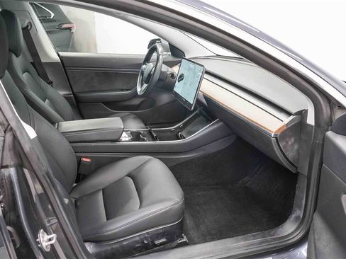 Used 2019 Tesla Model 3 Long Range image 16