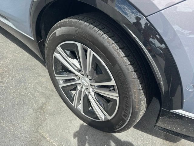Certified 2024 Cadillac Lyriq Luxury AWD/4WD image 6