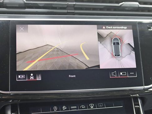 Used 2021 Audi Q8 Prestige w/ Prestige Package image 21
