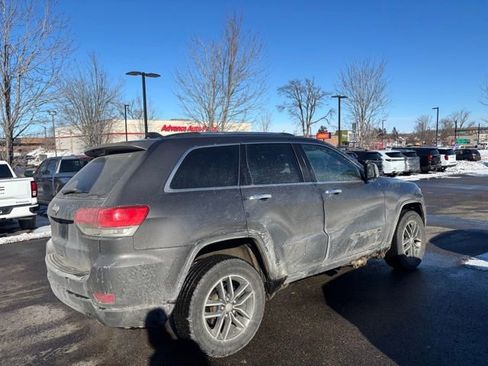 Used 2017 Jeep Grand Cherokee Limited w/ Luxury Group II image 2