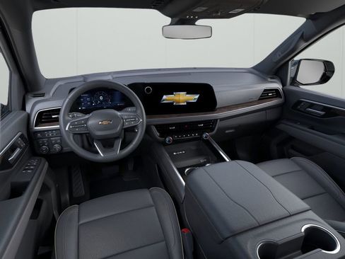 New 2025 Chevrolet Suburban Premier AWD/4WD image 15