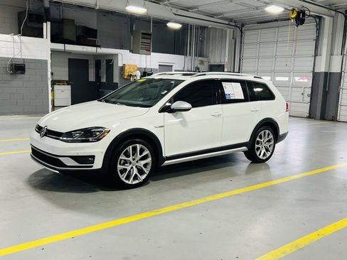 Used 2019 Volkswagen Golf Alltrack SEL image 13