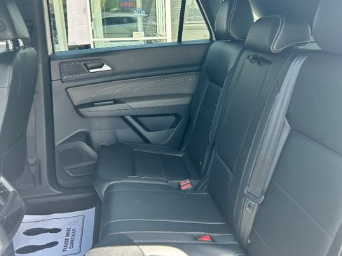 Used 2022 Volkswagen Atlas Cross Sport SE AWD/4WD image 7