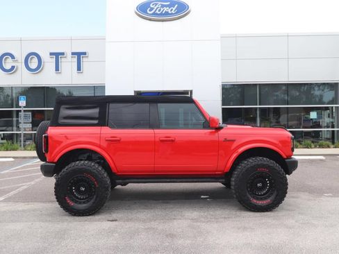 Used 2023 Ford Bronco Outer Banks AWD/4WD image 16