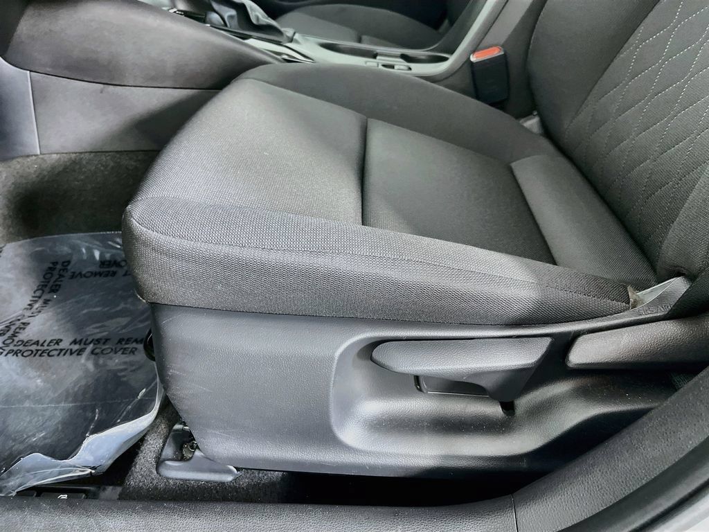 Used 2025 Toyota Corolla LE FWD image 25