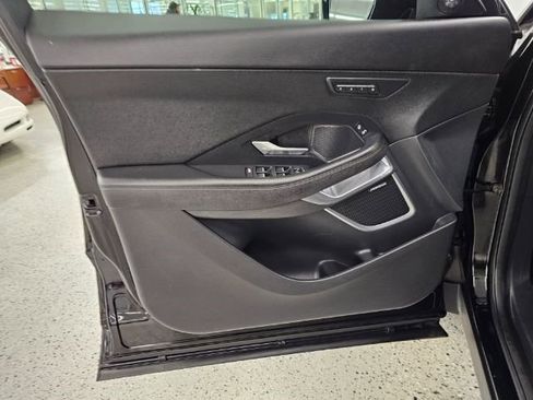 Used 2020 Jaguar E-PACE SE image 26