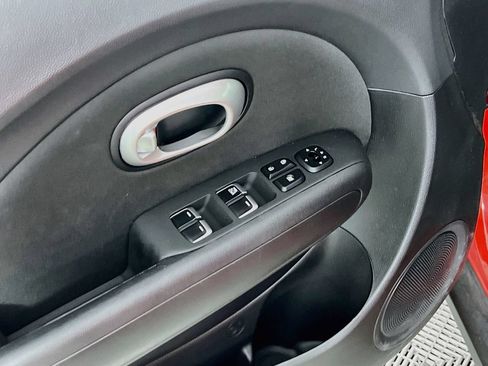 Used 2019 Kia Soul w/ Convenience Package FWD image 16