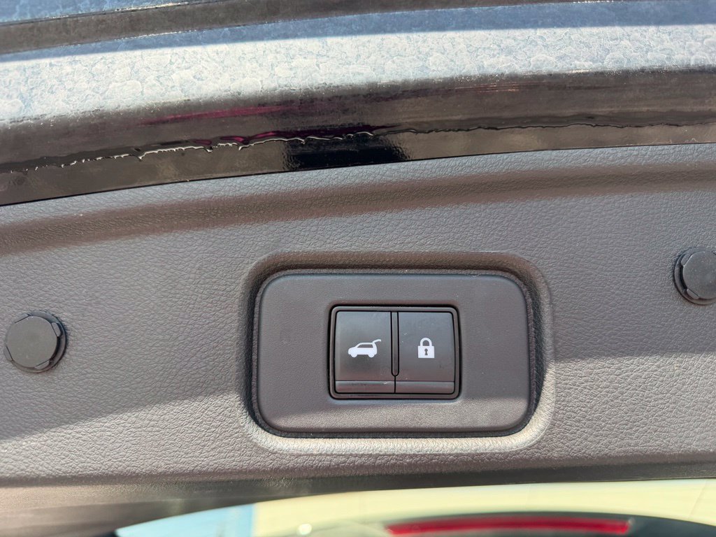 Used 2023 Nissan Pathfinder SL w/ SL Premium Package FWD image 18