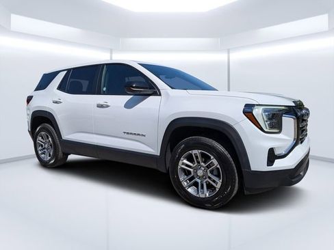 Used 2025 GMC Terrain Elevation AWD/4WD image 1
