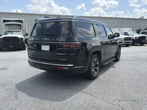 Used 2024 Jeep Wagoneer Series III AWD/4WD image 8