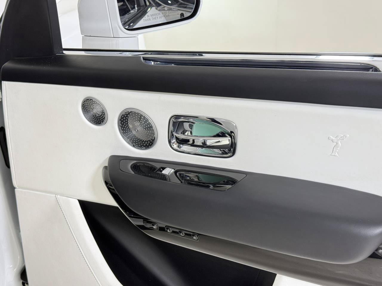 Used 2022 Rolls-Royce Cullinan w/ Cullinan Package AWD/4WD image 32