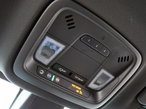 Used 2023 Chevrolet Traverse LT w/ LPO, Floor Liner Package AWD/4WD image 31