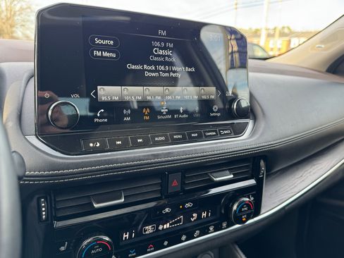 Used 2023 Nissan Rogue Platinum w/ Platinum Premium Package image 27