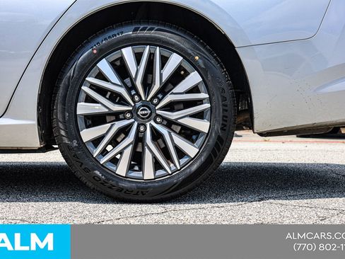 Used 2024 Nissan Altima 2.5 SV FWD image 17