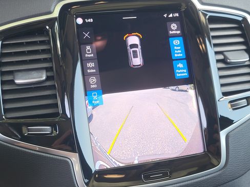 Certified 2023 Volvo XC90 T8 Plus w/ Protection Package Premier AWD/4WD image 18