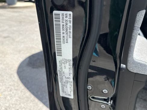 Used 2024 Jeep Compass Latitude AWD/4WD image 19