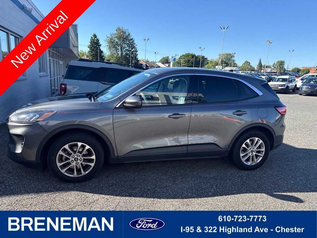 Used 2021 Ford Escape SE w/ Convenience Package FWD image 1