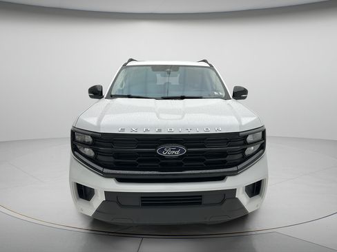 Used 2025 Ford Expedition Max Active AWD/4WD image 2