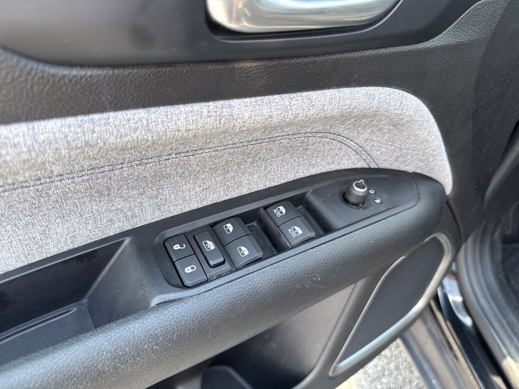 Used 2022 Jeep Compass Latitude w/ Convenience Group AWD/4WD image 24