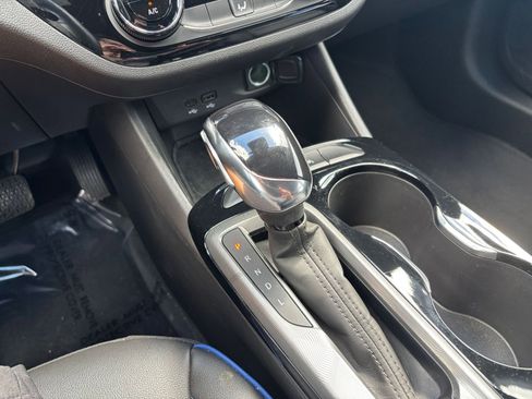 Used 2025 Buick Envista Sport Touring image 41