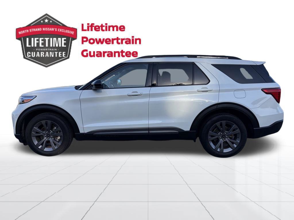 Used 2023 Ford Explorer XLT w/ Equipment Group 202A RWD image 4