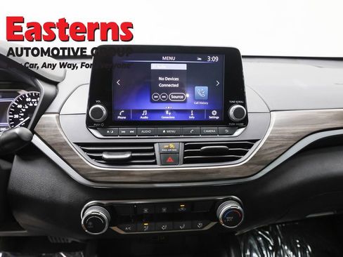 Used 2025 Nissan Altima 2.5 SV image 12