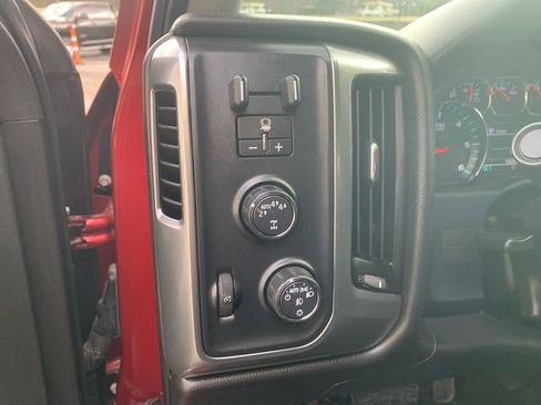 Used 2018 Chevrolet Silverado 1500 LT w/ All Star Edition image 19