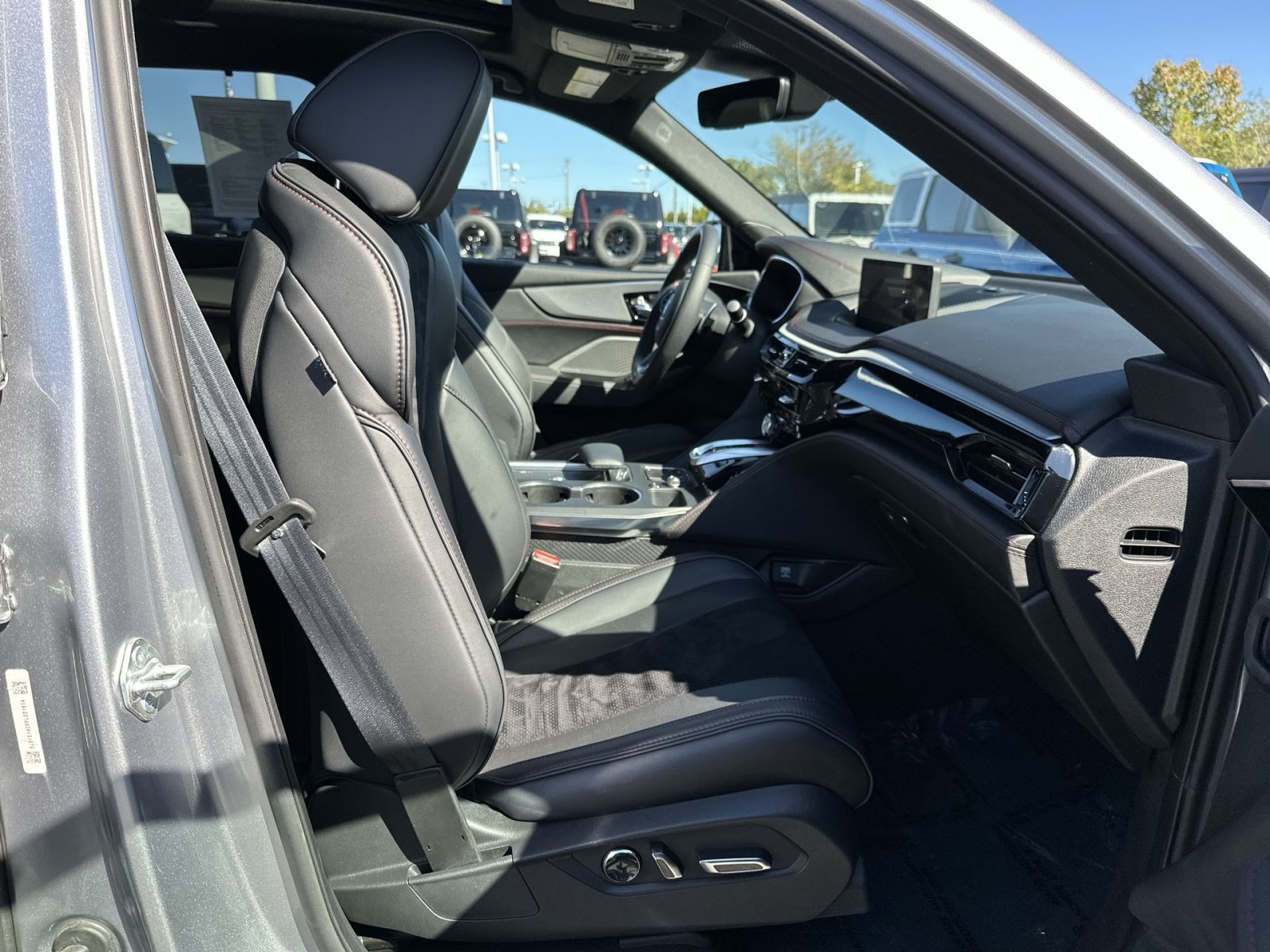 Used 2023 Acura MDX A-Spec AWD/4WD image 29