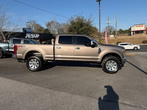 Used 2019 Ford F250 Lariat w/ Chrome Package AWD/4WD image 4
