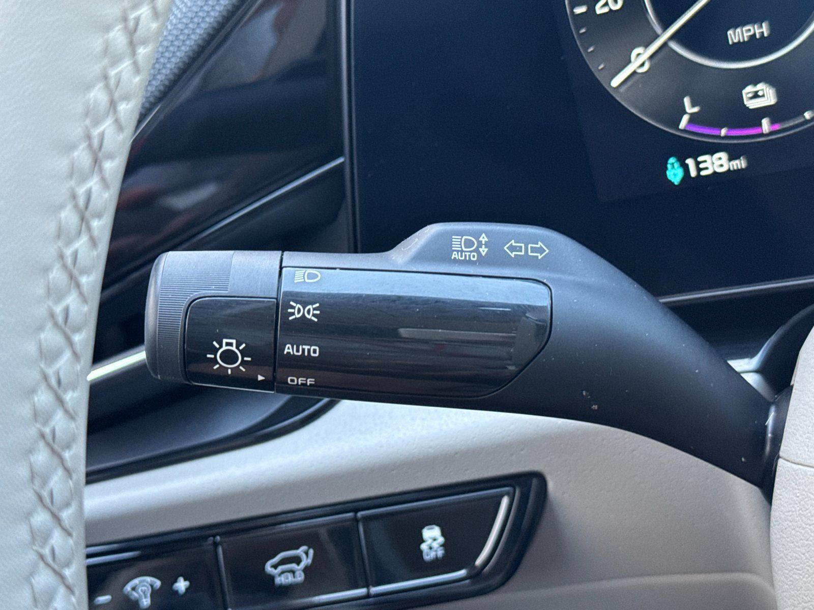 Used 2023 Kia Niro Wind FWD image 29