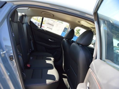 Used 2025 Nissan Sentra SR w/ SR Premium Package image 12