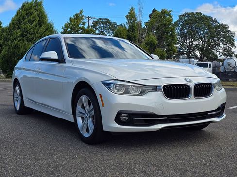 Used 2018 BMW 330i Sedan RWD image 7