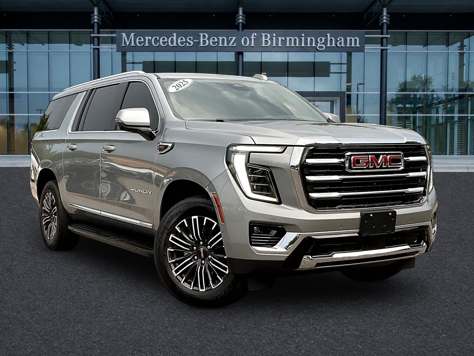 Used 2025 GMC Yukon XL Elevation w/ LPO, Floor Liner Package AWD/4WD image 1