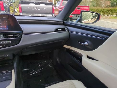 Used 2022 Lexus ES 300h image 16