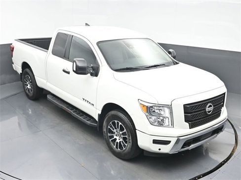 Used 2024 Nissan Titan SV w/ SV Utility Package image 32