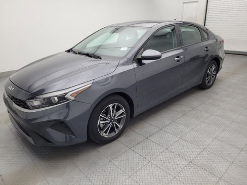 Used 2023 Kia Forte LXS FWD image 2