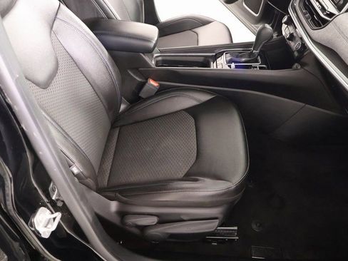 Used 2025 Jeep Compass Latitude image 13