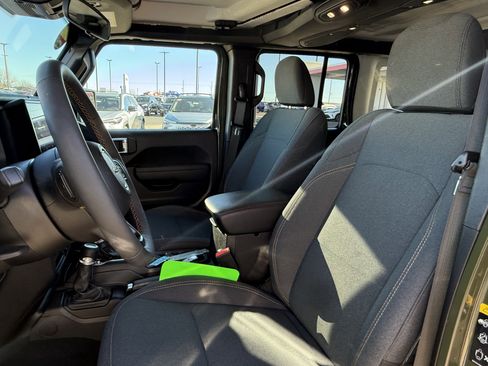 Used 2024 Jeep Wrangler Sport S image 10