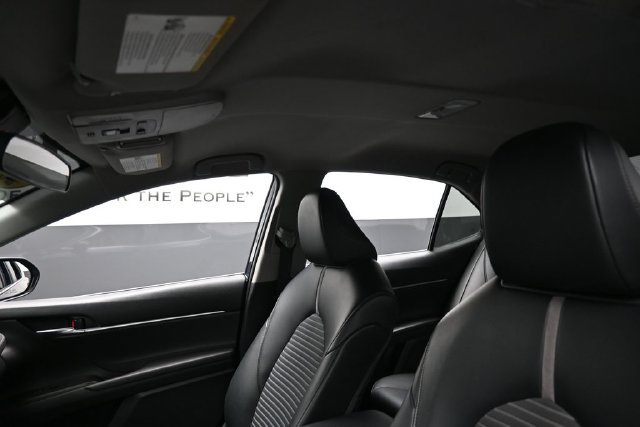 Used 2022 Toyota Camry SE FWD image 18