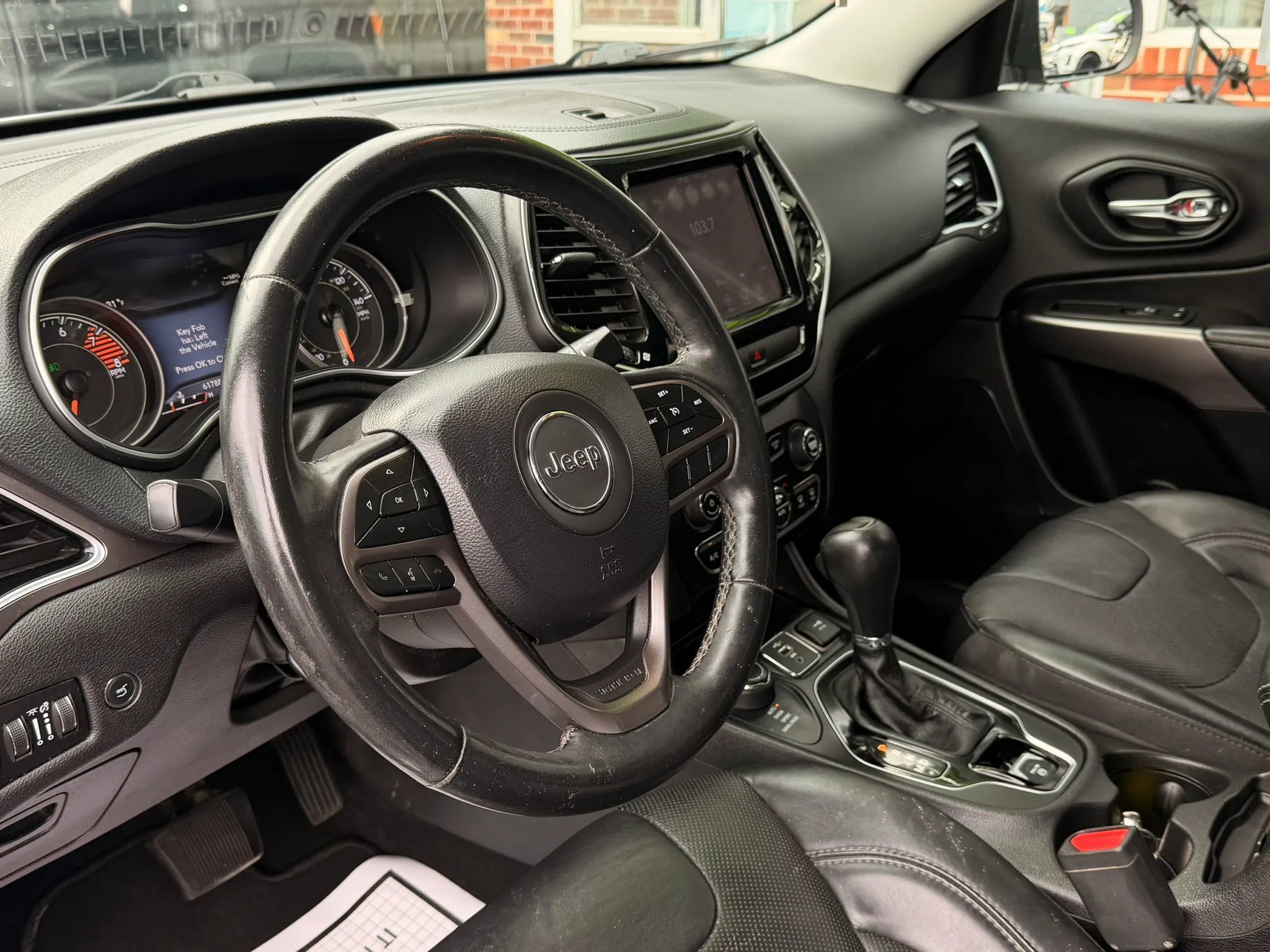 Used 2019 Jeep Cherokee Limited AWD/4WD image 9