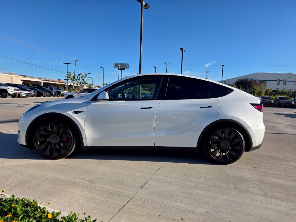 Used 2022 Tesla Model Y Performance AWD/4WD image 5
