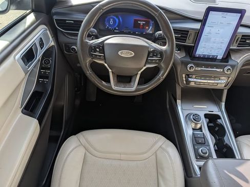 Used 2020 Ford Explorer Platinum w/ Premium Technology Package AWD/4WD image 12