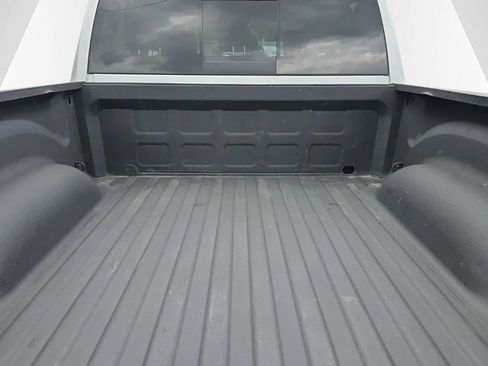 Used 2018 RAM 1500 Laramie AWD/4WD image 11