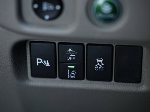 Used 2020 Honda Pilot Touring image 17